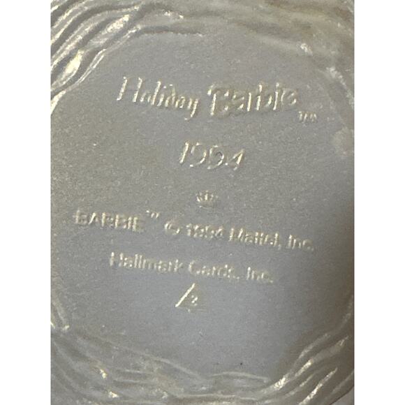 Holiday Barbie Ornament keepsake, hallmark collectors series 1994 Dolls World - Picture 8 of 8